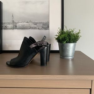 PROMOD black leather heels
